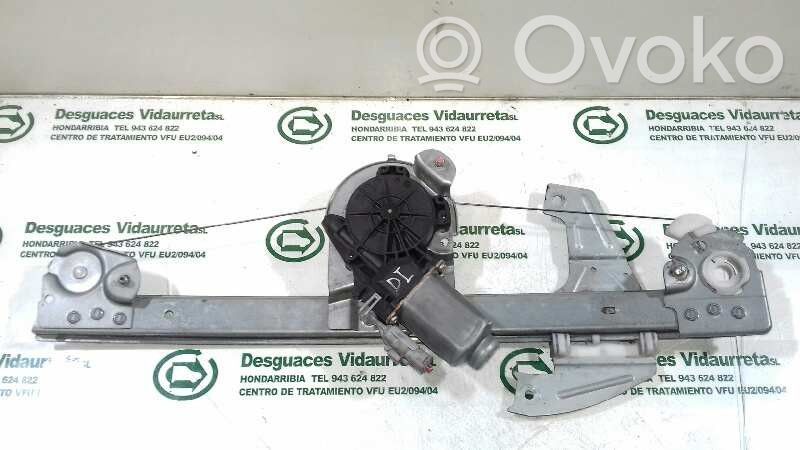Regulador manual de la ventanilla delantera