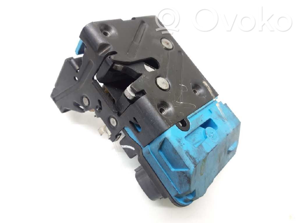 Volvo XC70 Front door lock 