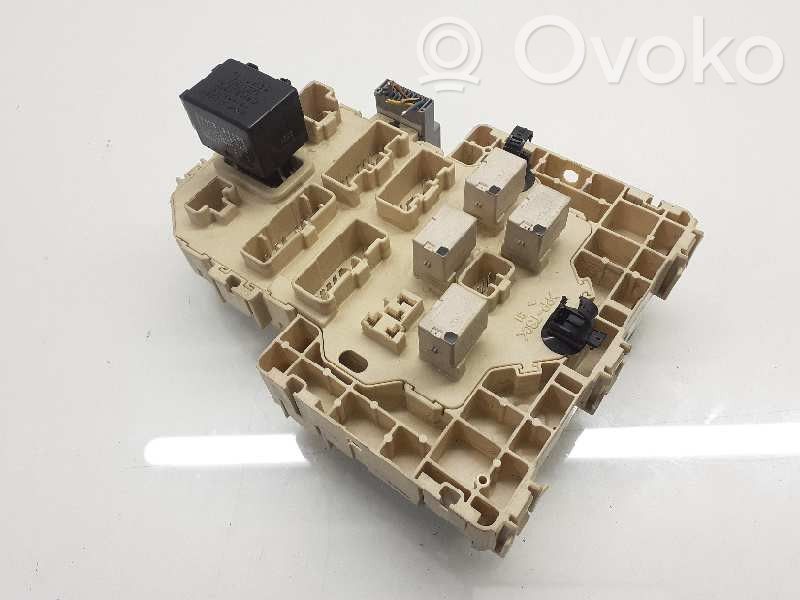 Módulo de fusible   3677097J41