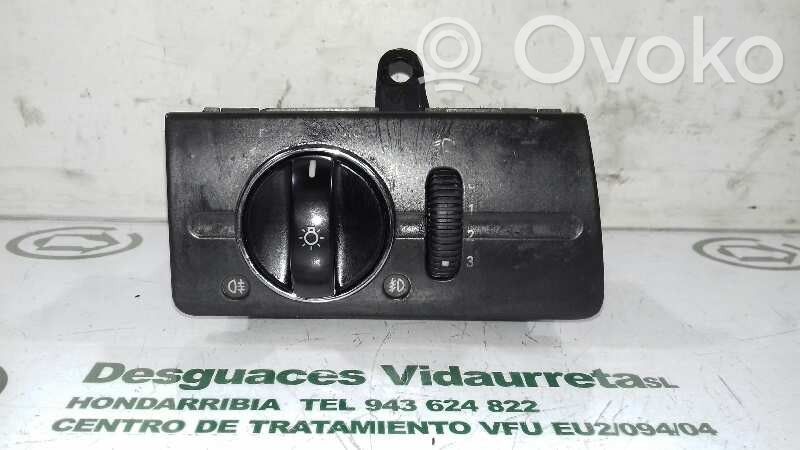 Interruptor de control del panel de luces   2115450304