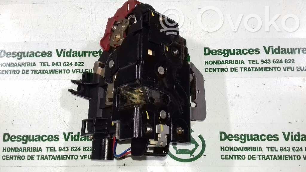 Audi A2 Priekšpusē slēdzene 