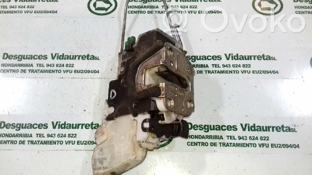 Nissan PickUp Încuietoare ușă față 