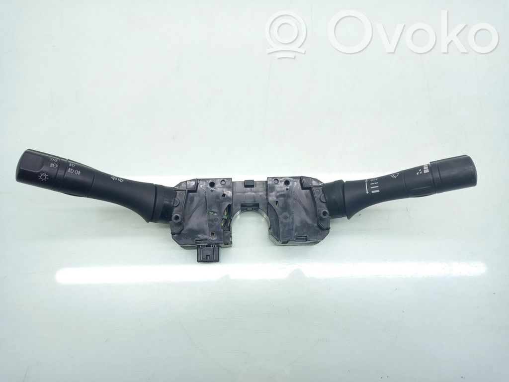 Nissan Navara D23 Interruptor de control del panel de luces 