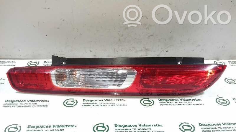 Lámpara de faros/luces traseros