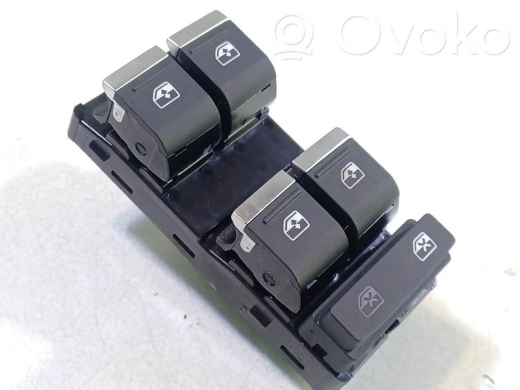 Audi Q3 F3 Przyciski szyb 
