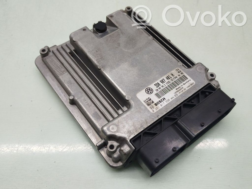 Engine control unit/module ECU   3D0987401H
