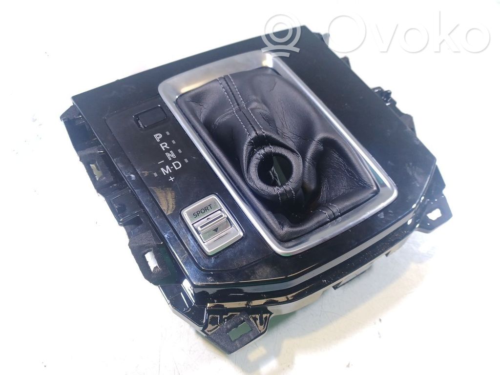 Moulure   KB8C64341