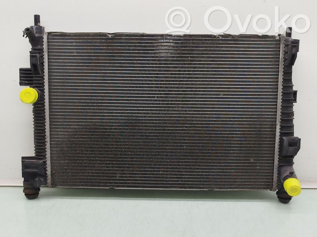 Ford C-MAX II Dzesēšanas šķidruma radiators 