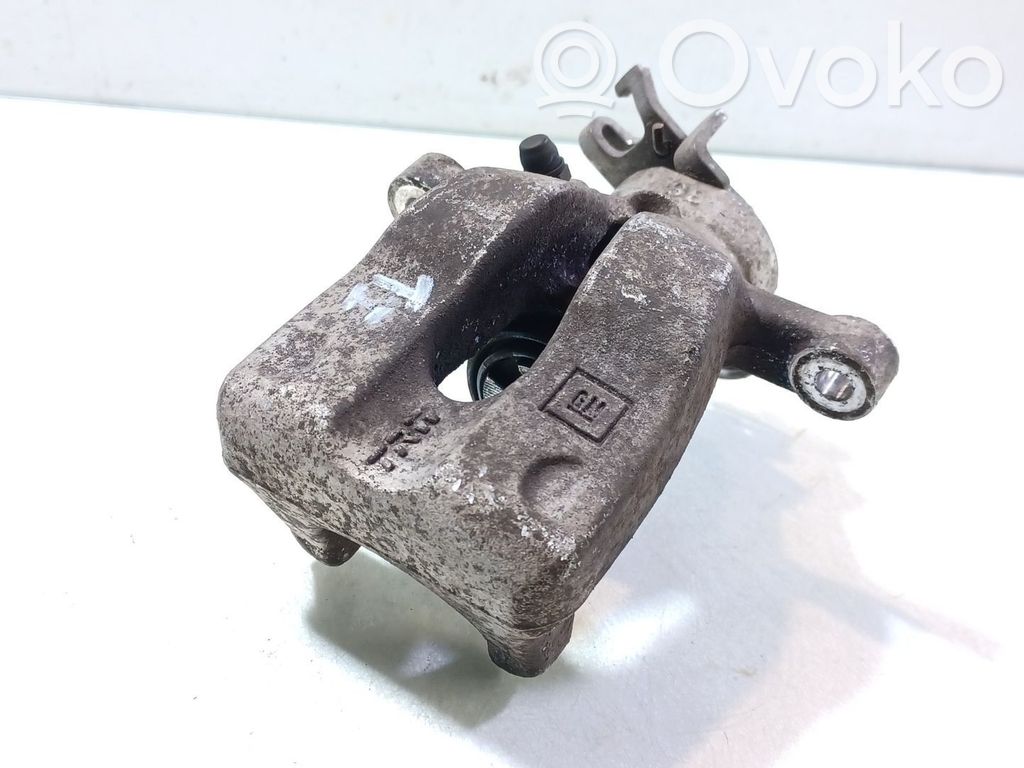 Opel Corsa E Galinis suportas 