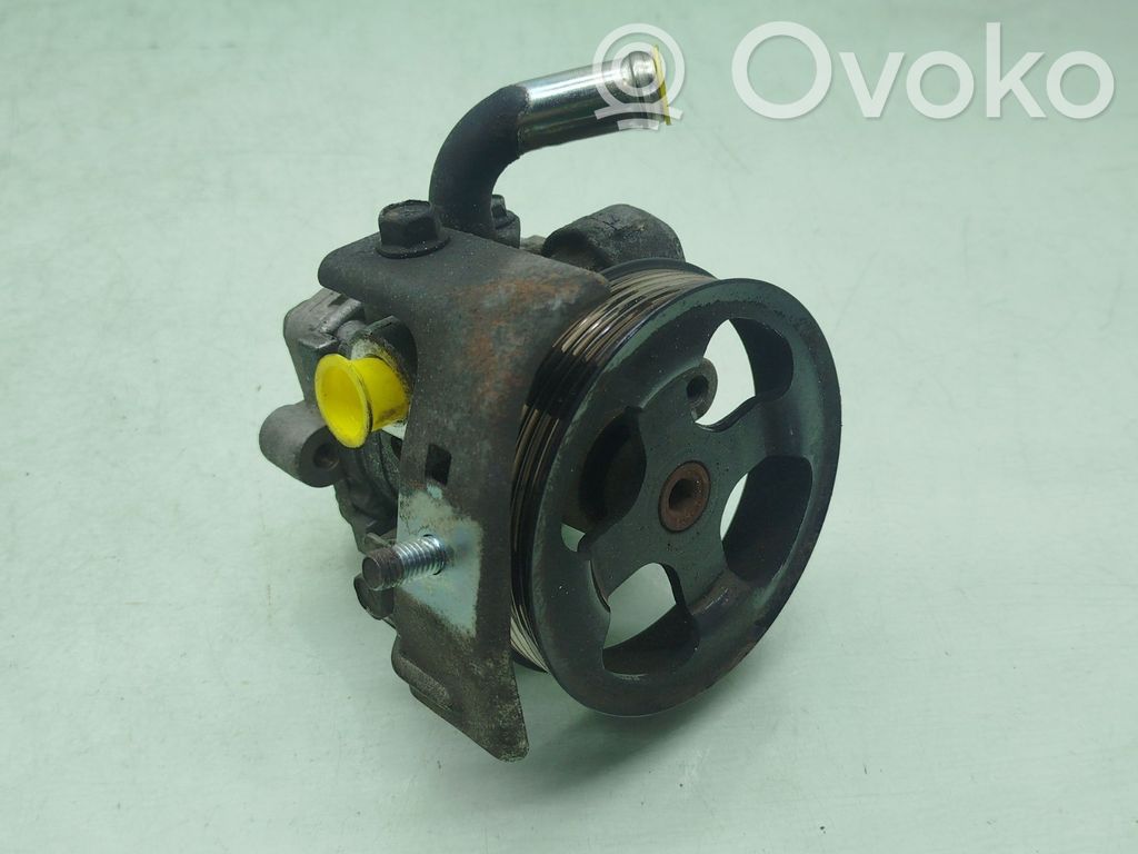 Mitsubishi Grandis Ohjaustehostimen pumppu 