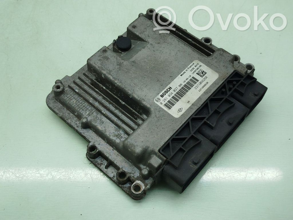 Renault Trafic III (X82) Engine control unit/module ECU 