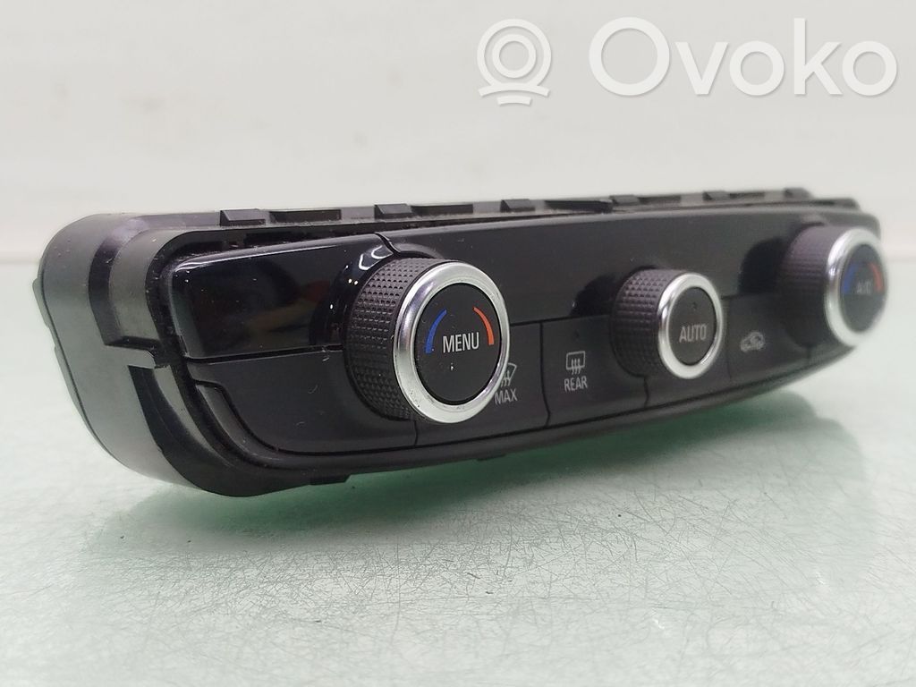 Opel Mokka X Climate control unit 