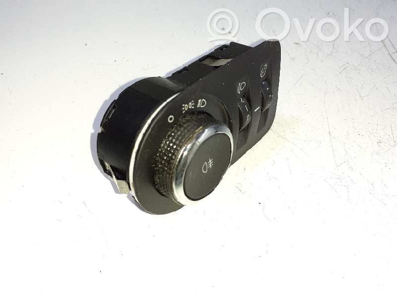 Opel Corsa E Interruptor de control del panel de luces 