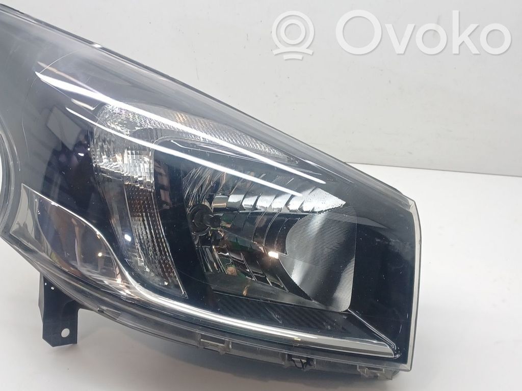 Opel Vivaro Scheinwerfer 