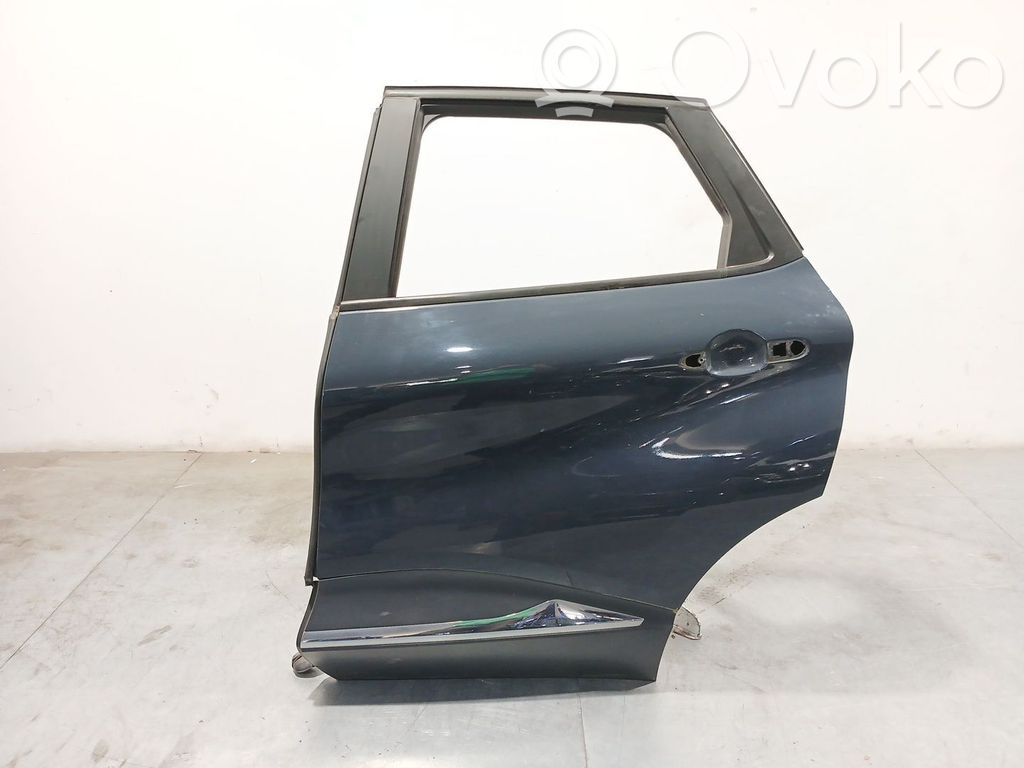 Aizmugurējās durvis   821012117R