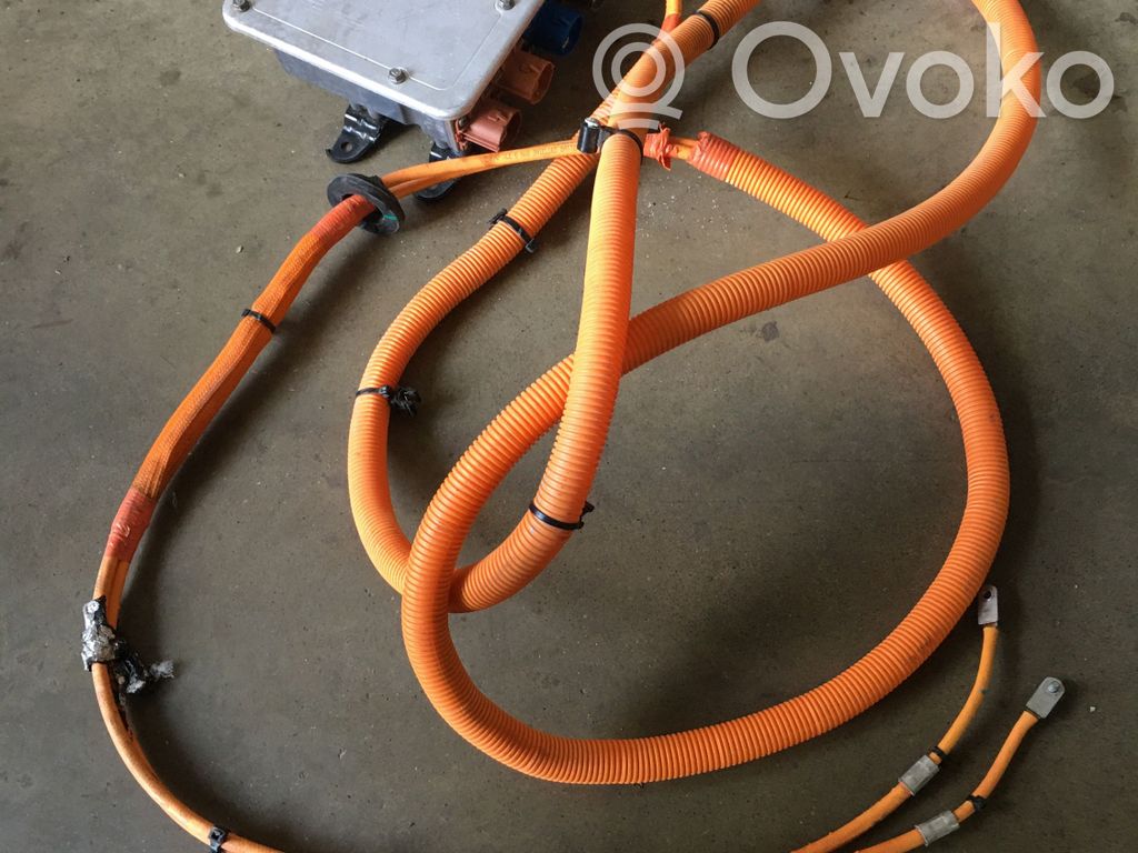 Tesla Model S Voltage converter inverter 