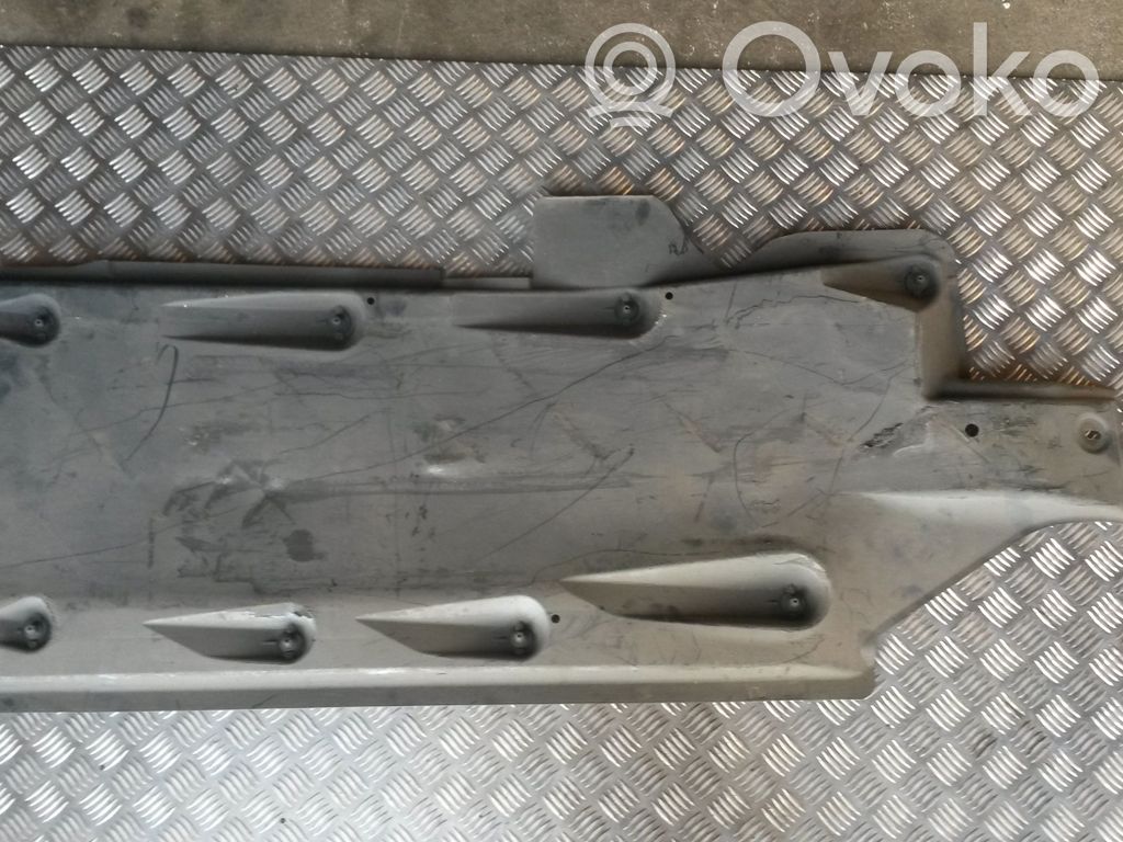 Protección inferior lateral   6R0825201,6R0825201,6R0825201