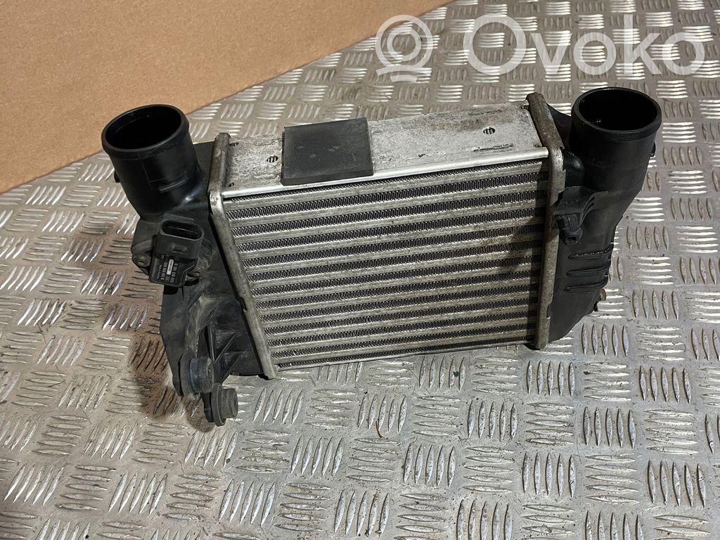 Audi A4 S4 B7 8E 8H Chłodnica powietrza doładowującego / Intercooler 