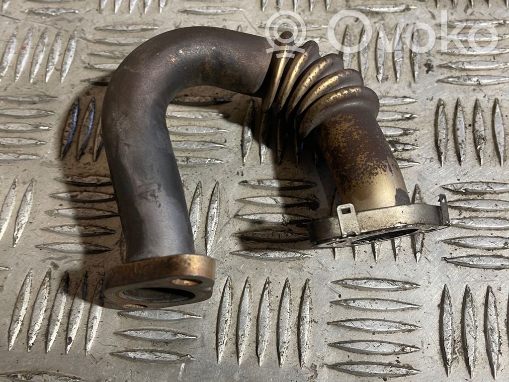 Volkswagen PASSAT B7 Przewód / Rura chłodnicy spalin EGR 