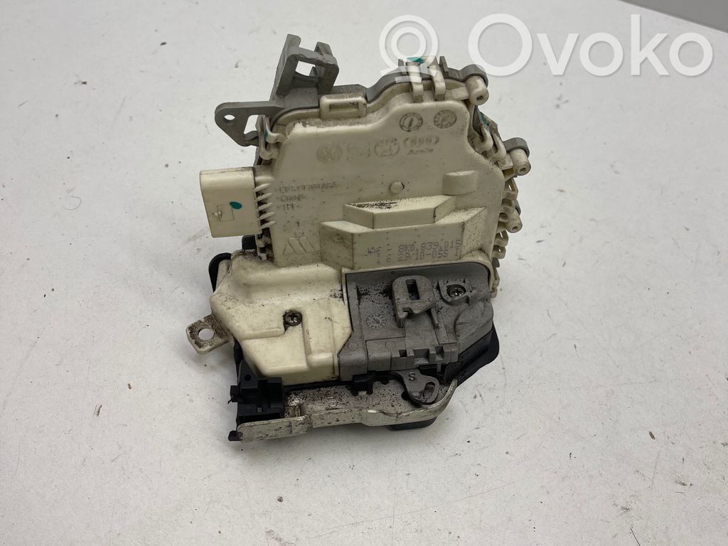 Audi A4 S4 B8 8K Takaoven lukko 