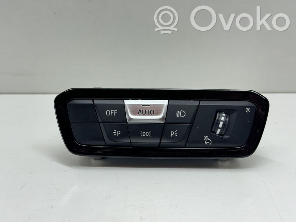BMW 8 G15 Light switch 