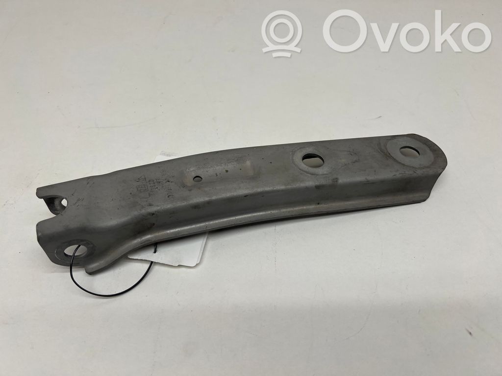 BMW 8 G15 Cits aizmugures šasijas elements 