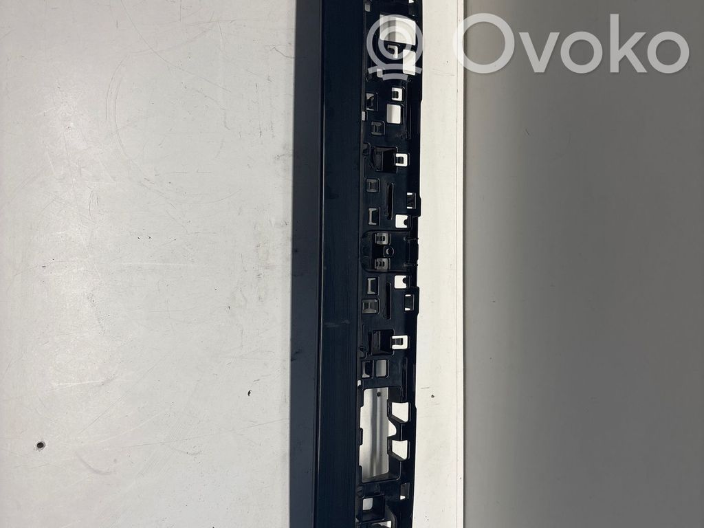 Chrysler Pacifica Trunk door license plate light bar 
