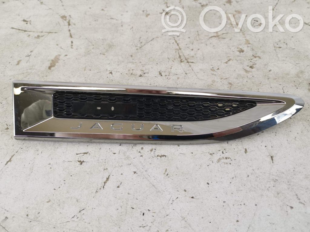 Jaguar E-Pace Etupyöräkotelon koristelista 