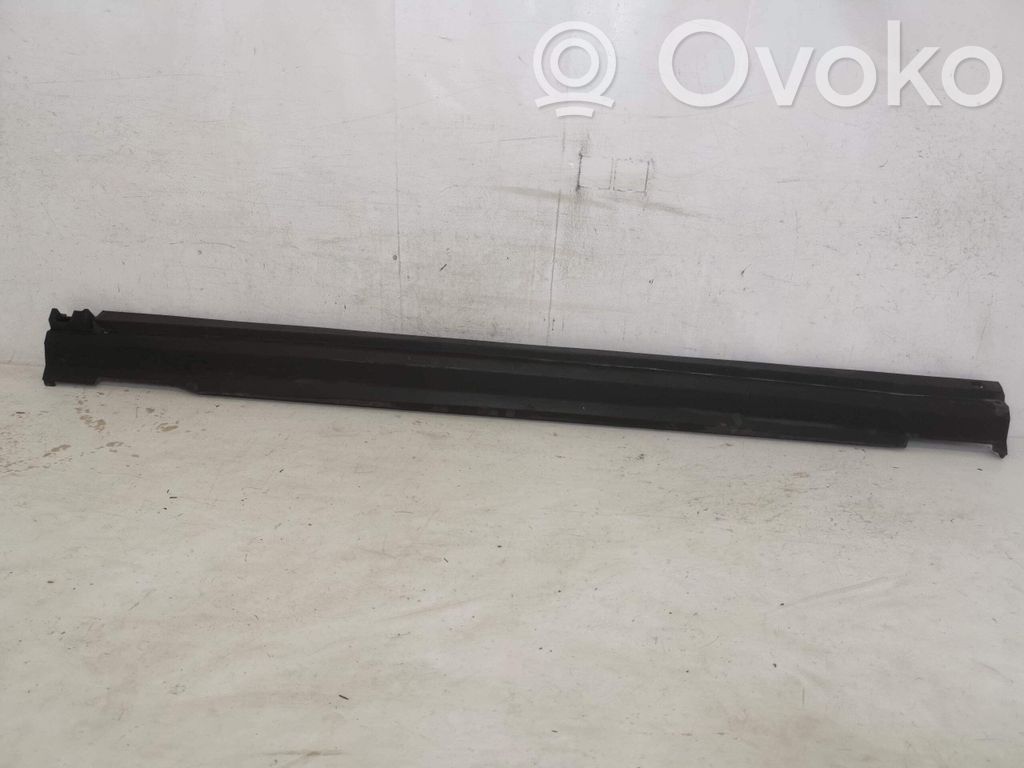 Volvo XC40 Próg 