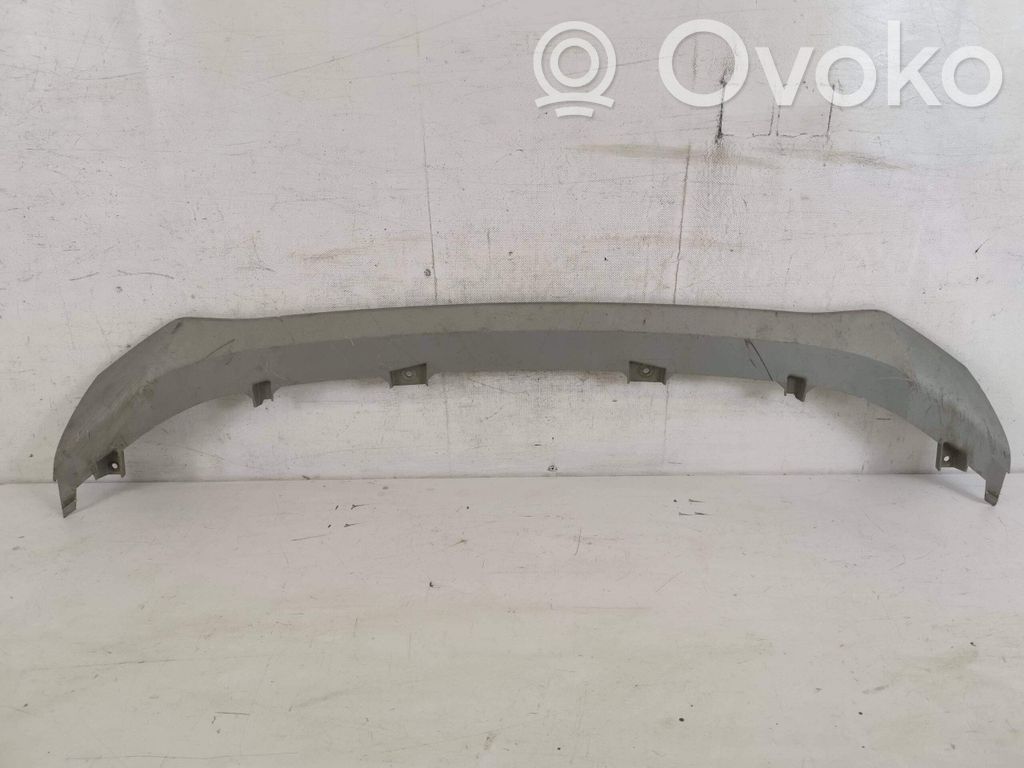 Ford Focus Etupuskurin reuna 