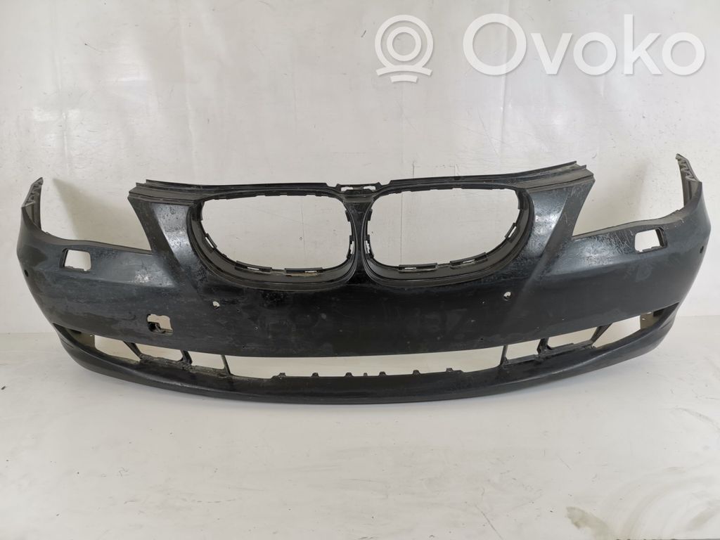 BMW 5 E60 E61 Priekinis bamperis 