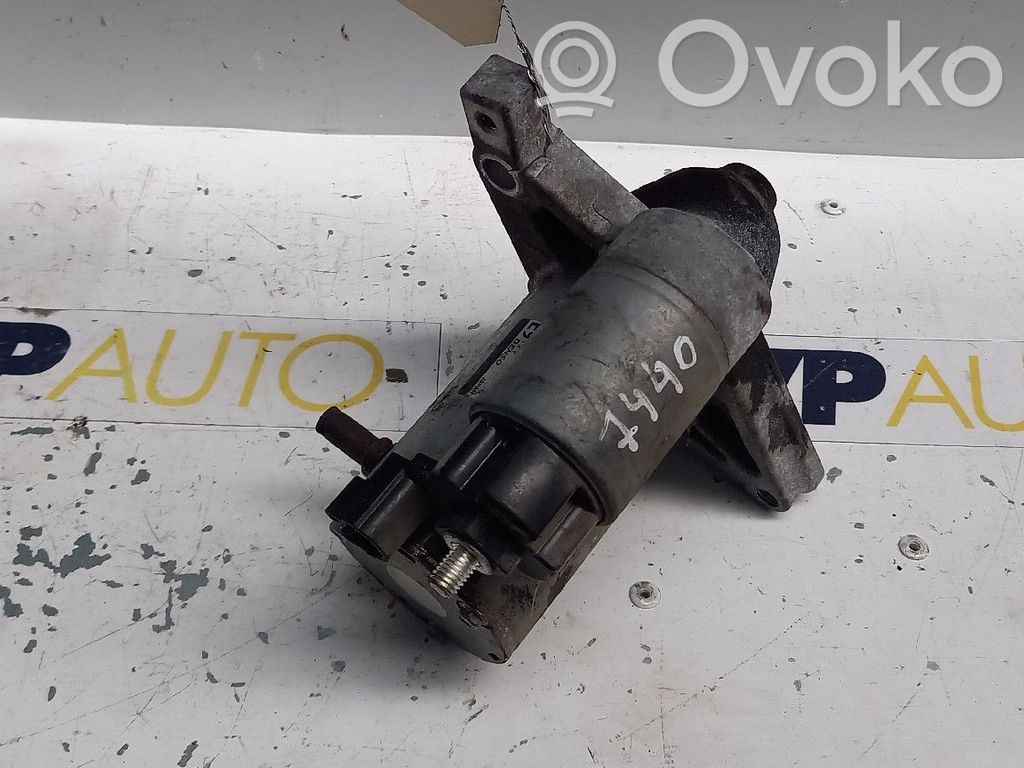 Motor de arranque   281000Y091