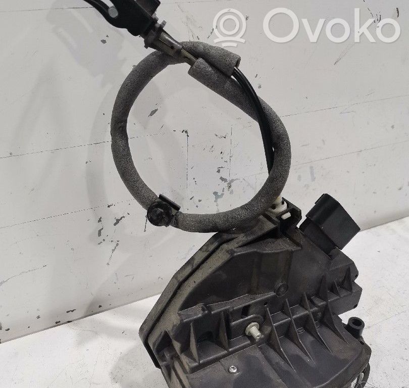 Rear door lock   921764103
