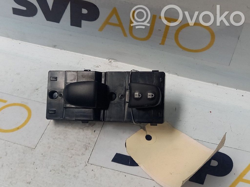 Nissan Micra K14 Front window lifting mechanism without motor 