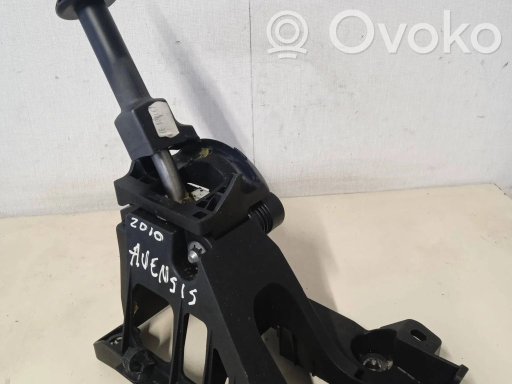 Toyota Avensis T270 Selector caja de cambios 