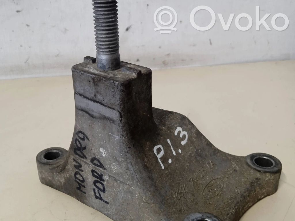 Ford Mondeo Mk III Engine mounting bracket 