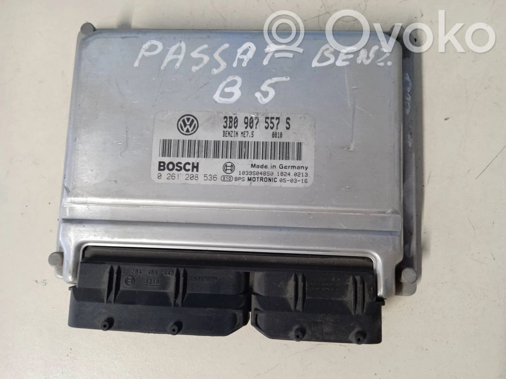 Volkswagen PASSAT B5 Engine control unit/module 