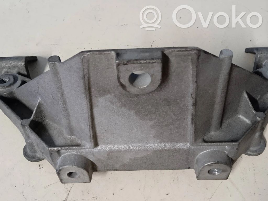 BMW X5 E70 Gearbox mounting bracket 