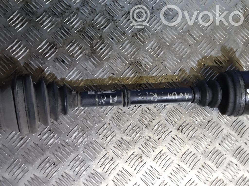 Audi A8 S8 D2 4D Półoś przednia 