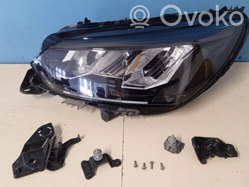 Peugeot 2008 II Far 