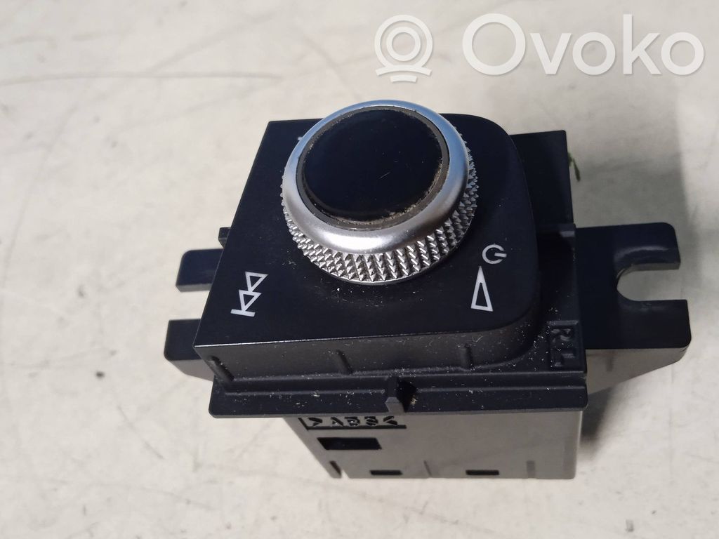 Audi A5 Mando de control del sonido 
