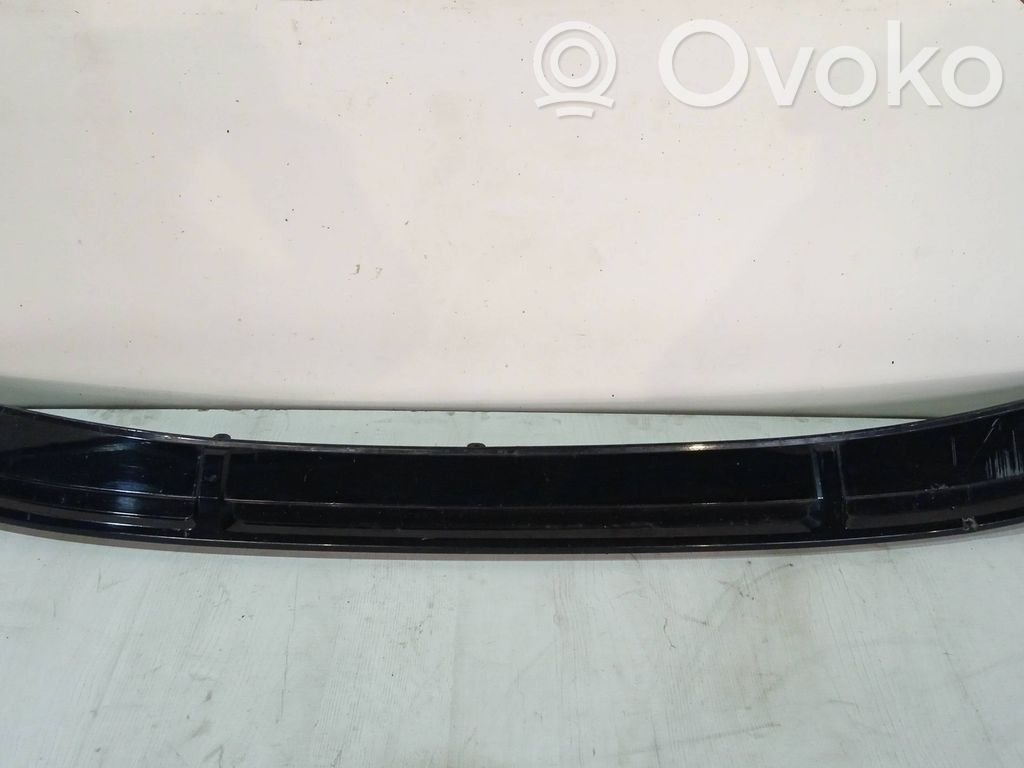 Audi e-tron Front bumper lip 