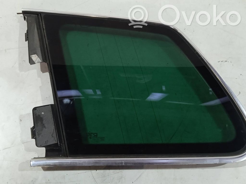 Volkswagen Touareg I Rear side window 