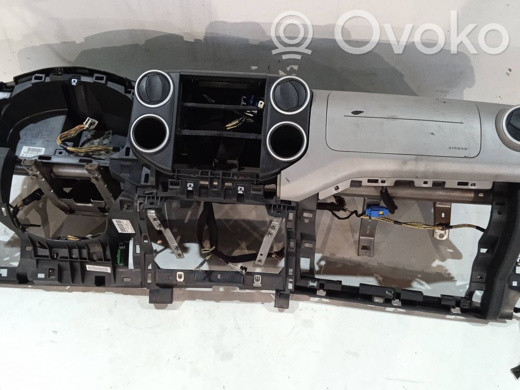 Citroen Berlingo Panelis 