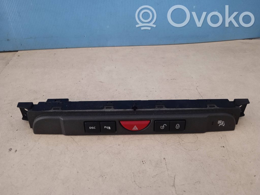 Land Rover Discovery 3 - LR3 Botón interruptor de luz de peligro 