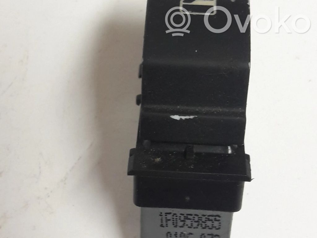 Volkswagen PASSAT B6 Electric window control switch 