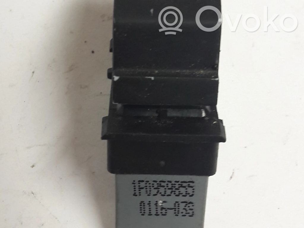 Volkswagen PASSAT B6 Electric window control switch 
