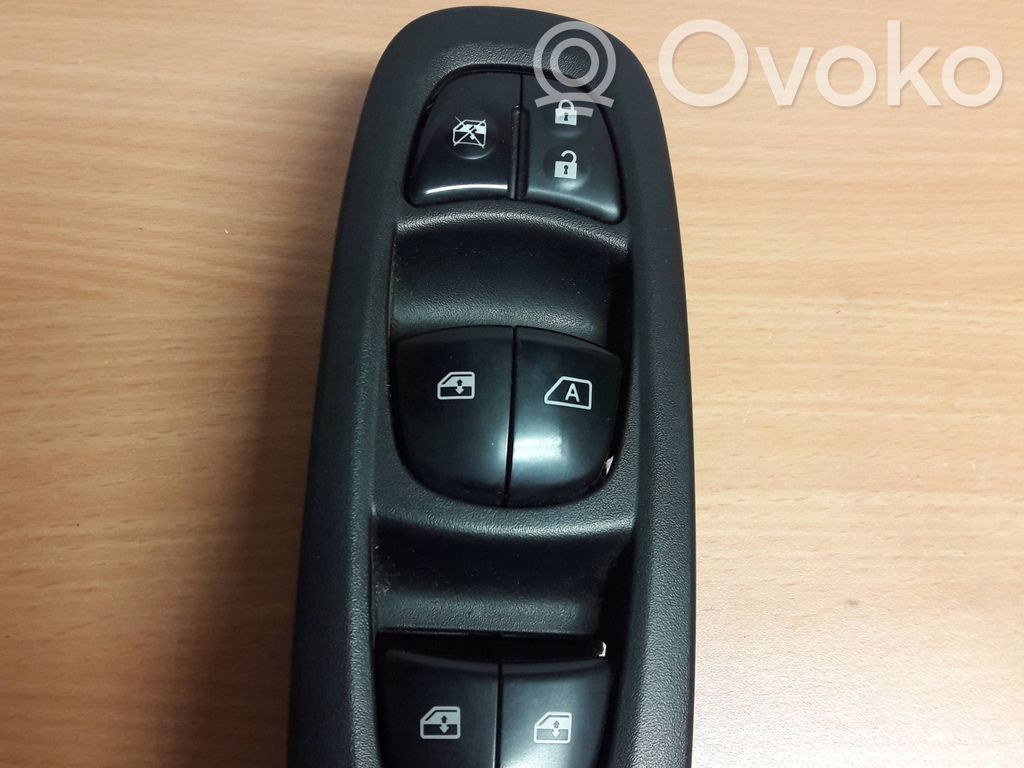 Renault Kadjar Interruptor del elevalunas eléctrico 