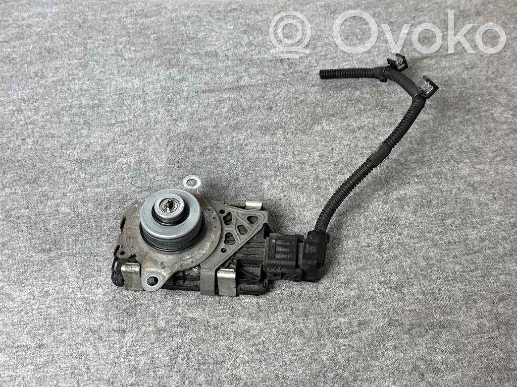 BMW 5 G30 G31 G38 Skrzynia rozdzielcza / Reduktor 