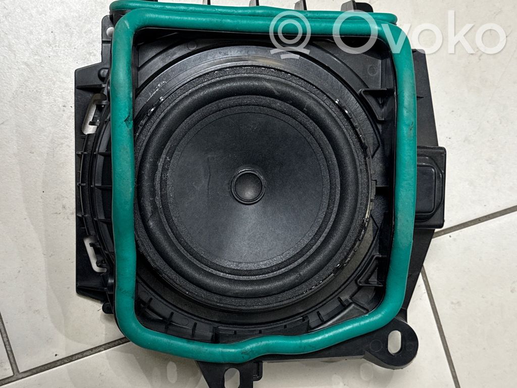 BMW 3 G20 G21 Subwoofer 